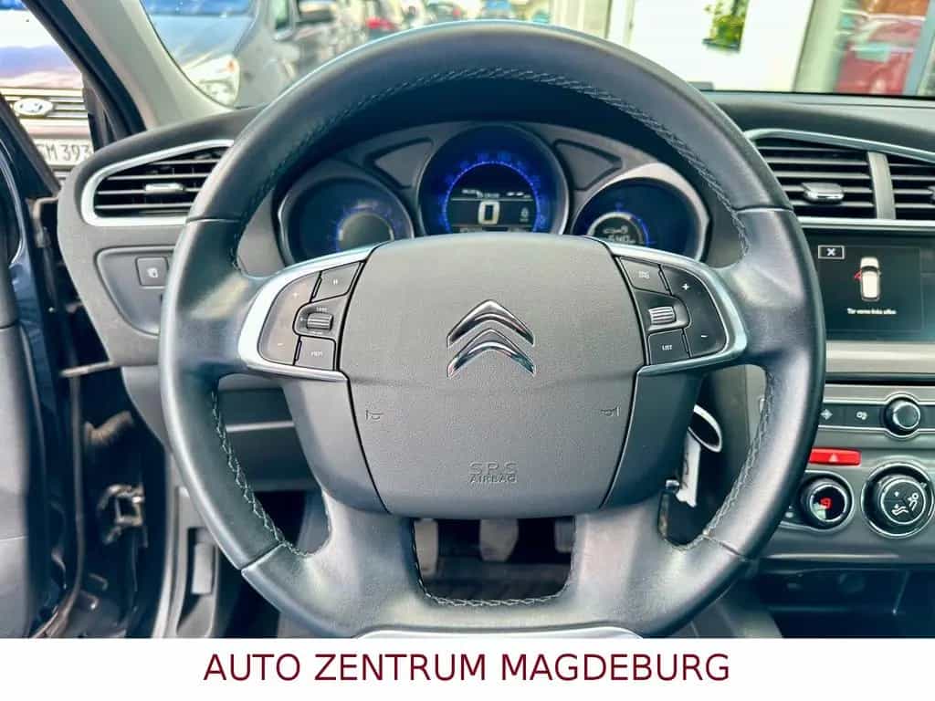 Citroën C4 Lim. Selection*KLIMA*TEMPO*PDC* 07/2016-photo-23