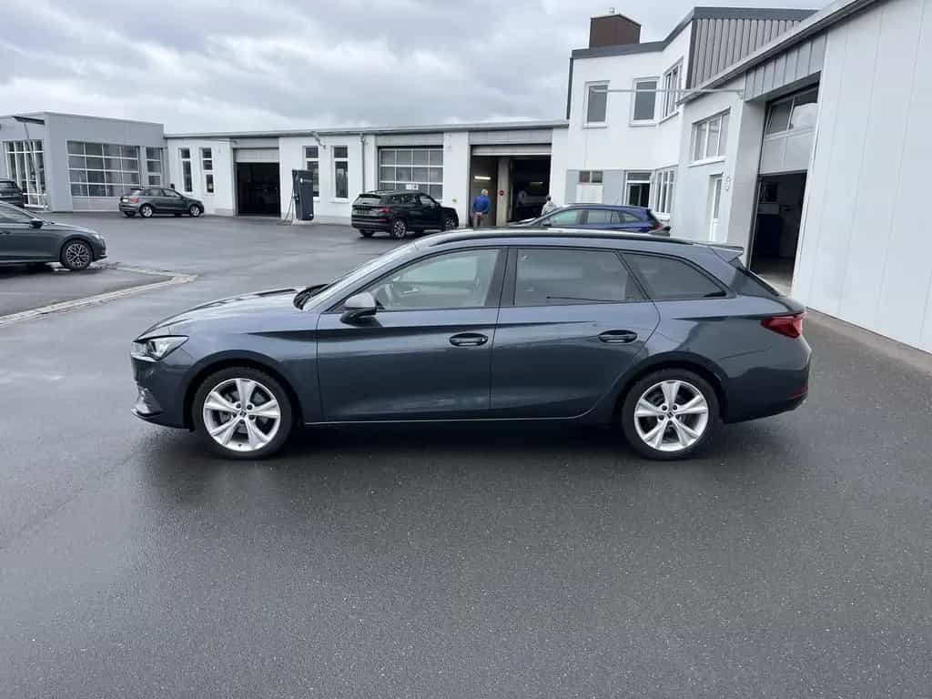 Seat Leon SP 1.5 TSI DSG FR Navi LED PDC SHZ LR-HZG D 01/2022-photo-2