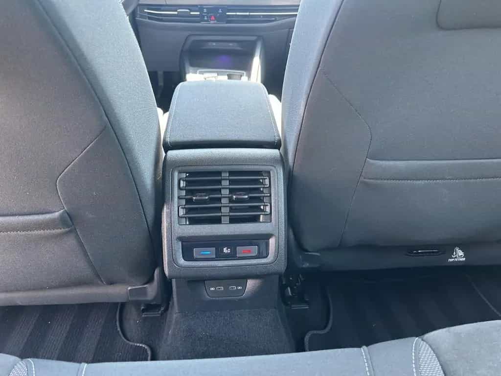 Volkswagen Golf VIII Lim. Style eTSI / 2.Hand / NAVI / LED 11/2020-photo-20