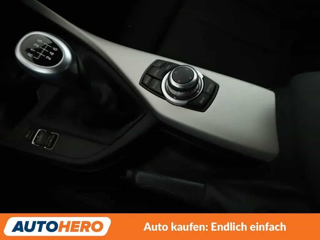BMW 118 1er 118i Advantage *NAVI*TEMPO*PDC*SHZ* 12/2016-photo-23