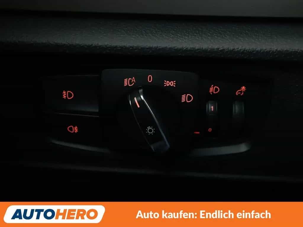 BMW 118 1er 118i Advantage *NAVI*TEMPO*PDC*SHZ* 12/2016-photo-25