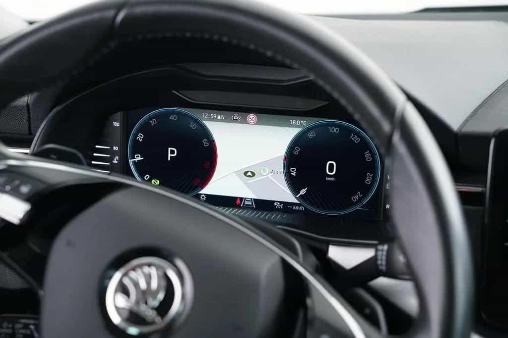 Skoda Kamiq TOUR 1.0TSI DSG RÜCKFAHRKAMERA+SITZHEIZUNG 04/2022-photo-16