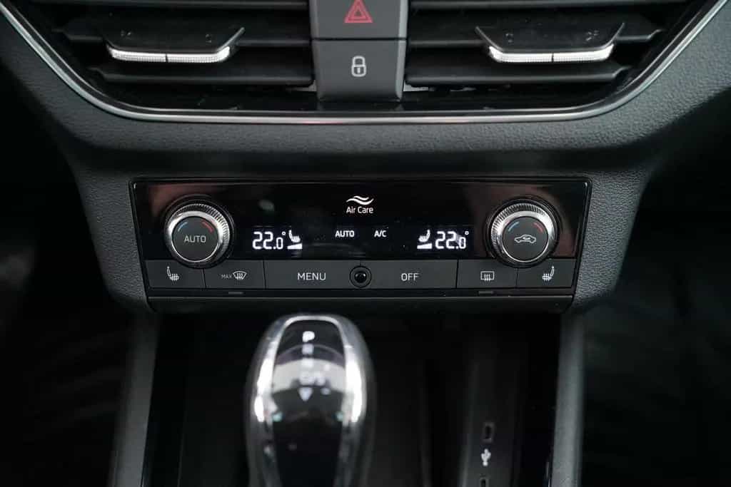 Skoda Kamiq TOUR 1.0TSI DSG RÜCKFAHRKAMERA+SITZHEIZUNG 04/2022-photo-24