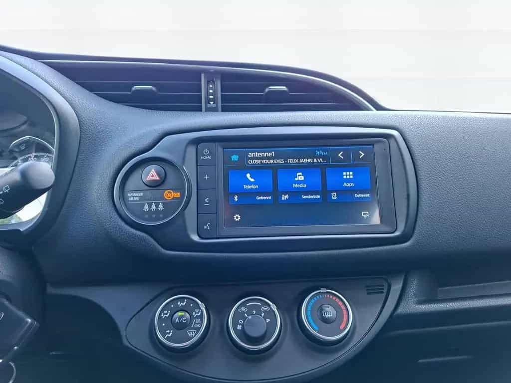 Toyota Yaris 1.5 VVT-i Club Y20 +Apple CarPlay +Android 10/2019-photo-11