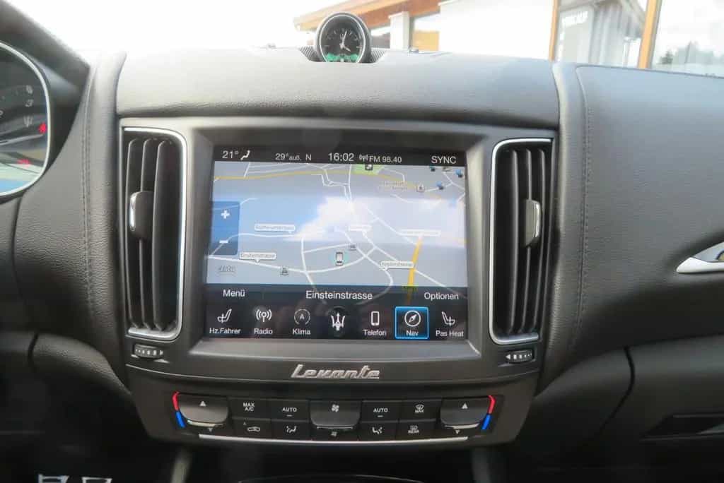 Maserati Levante Diesel Q4 *Schiebedach* 11/2018-photo-14