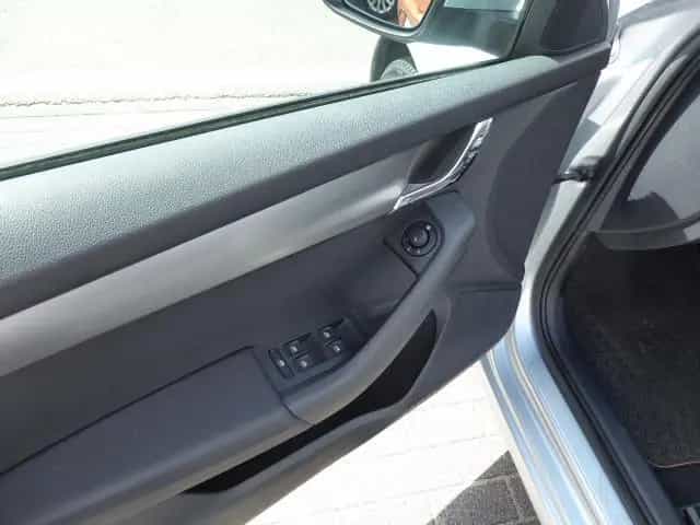 Skoda Octavia Combi Joy 04/2016-photo-10