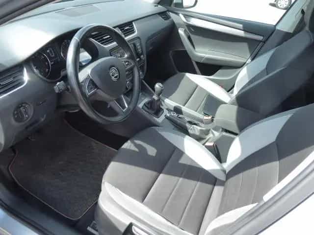Skoda Octavia Combi Joy 04/2016-photo-9
