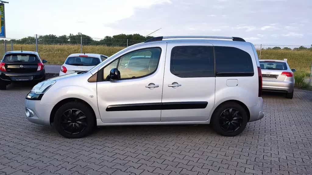 Citroën Berlingo Selection Klima*AHK*PDC*Allwetterreifen 08/2013-photo-1