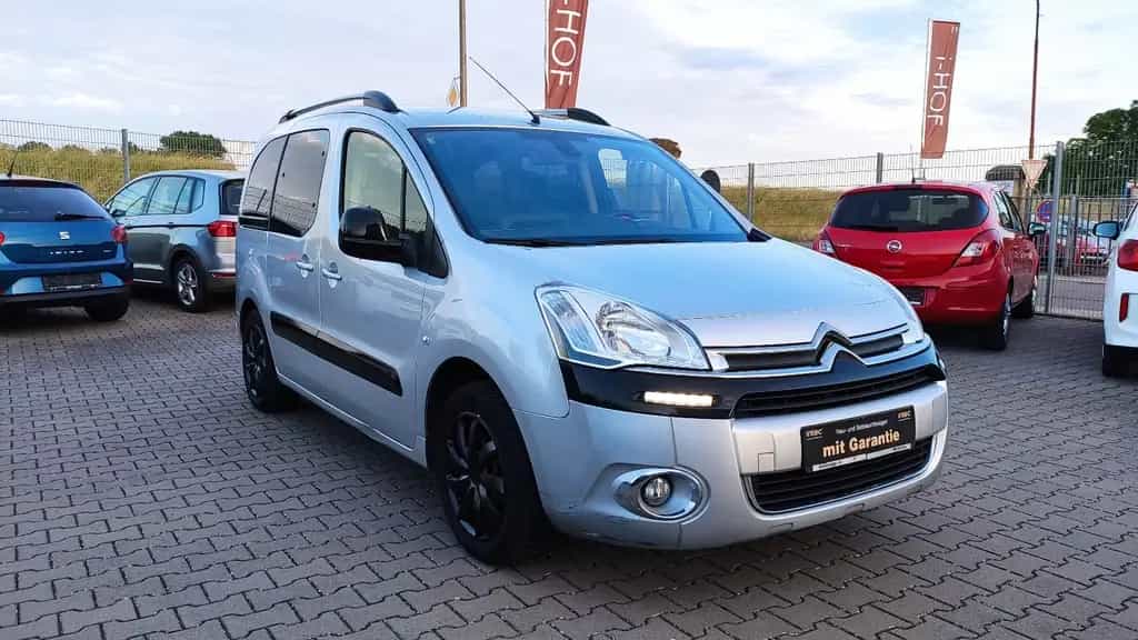 Citroën Berlingo Selection Klima*AHK*PDC*Allwetterreifen 08/2013-photo-12
