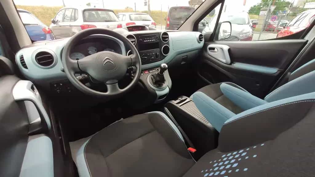 Citroën Berlingo Selection Klima*AHK*PDC*Allwetterreifen 08/2013-photo-16