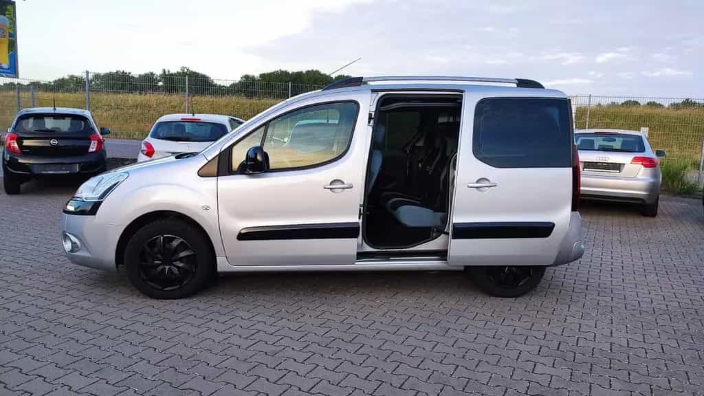 Citroën Berlingo Selection Klima*AHK*PDC*Allwetterreifen 08/2013-photo-2