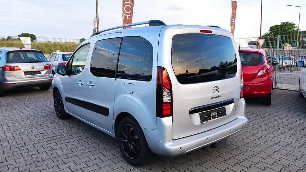 Citroën Berlingo Selection Klima*AHK*PDC*Allwetterreifen 08/2013-photo-3