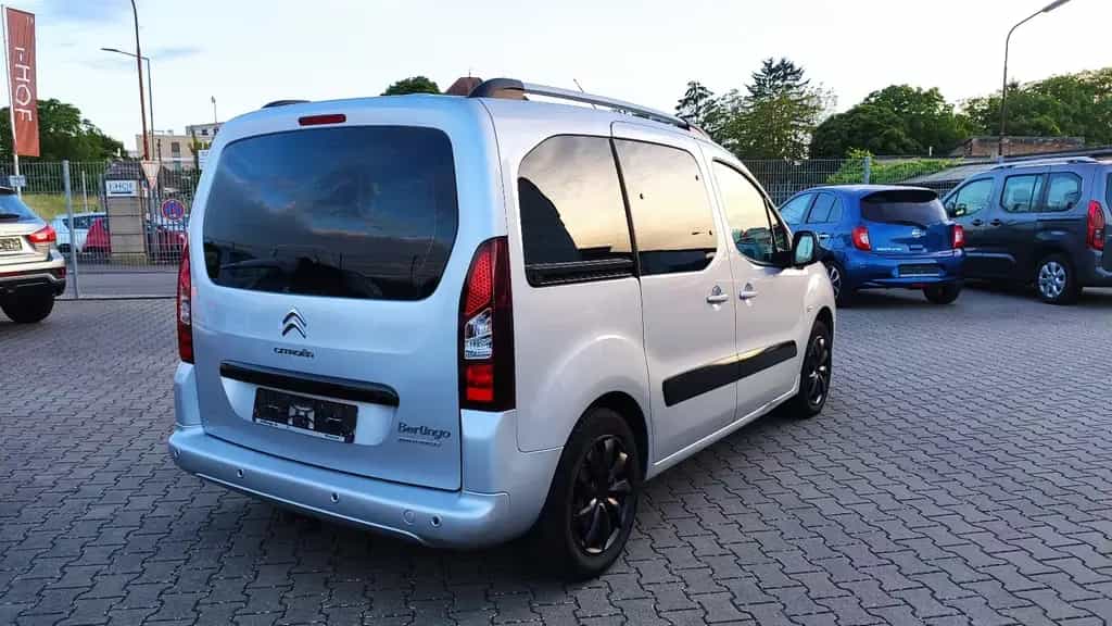 Citroën Berlingo Selection Klima*AHK*PDC*Allwetterreifen 08/2013-photo-9