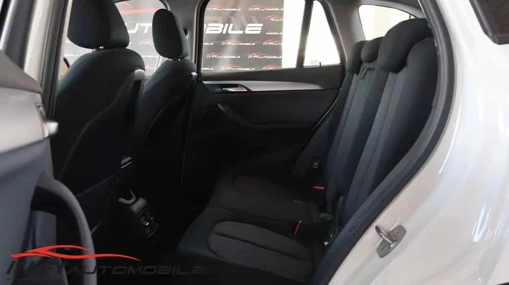 BMW X1 sDrive 18 i Advantage 03/2018-photo-12