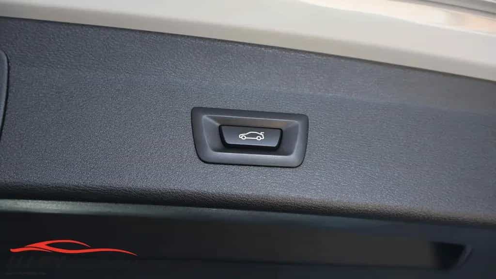 BMW X1 sDrive 18 i Advantage 03/2018-photo-18