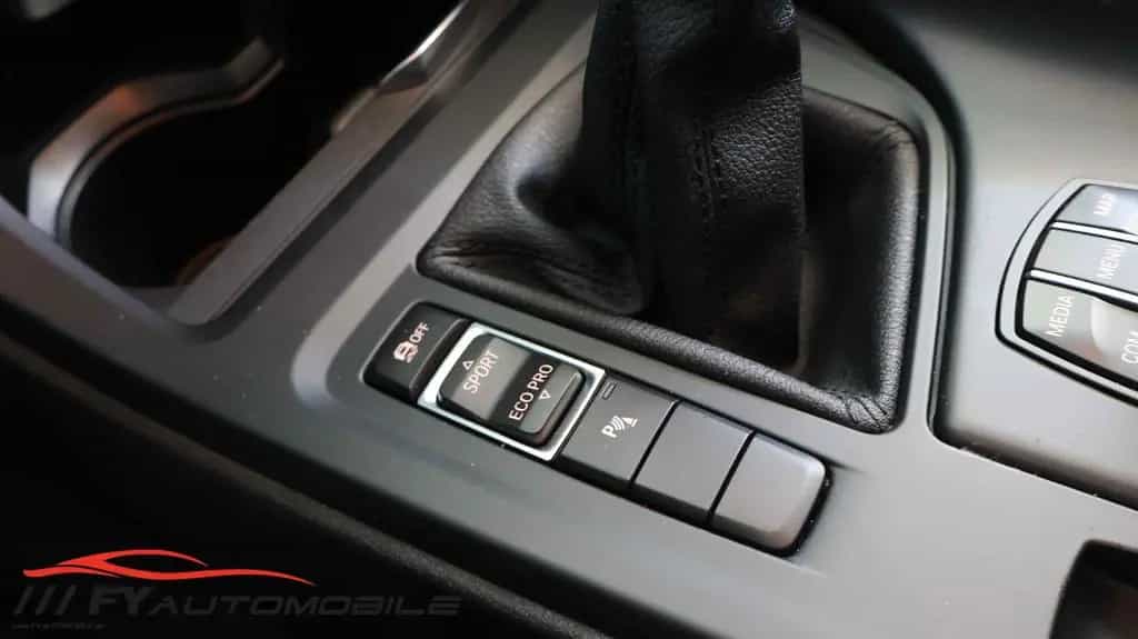 BMW X1 sDrive 18 i Advantage 03/2018-photo-25