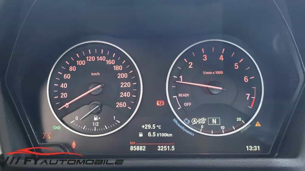 BMW X1 sDrive 18 i Advantage 03/2018-photo-27