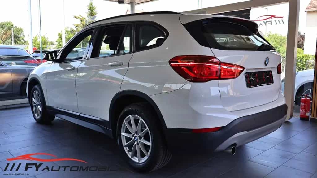 BMW X1 sDrive 18 i Advantage 03/2018-photo-4
