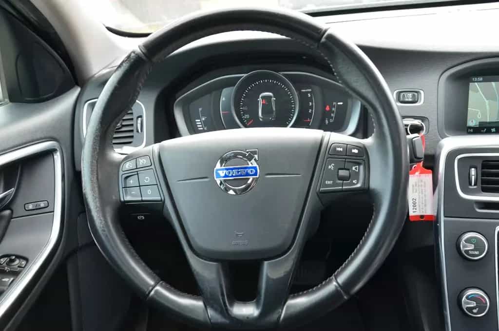 Volvo S60 Lim. Kinetic*KAMERA*LED*NAVI*AUTOM*TOP 11/2016-photo-17