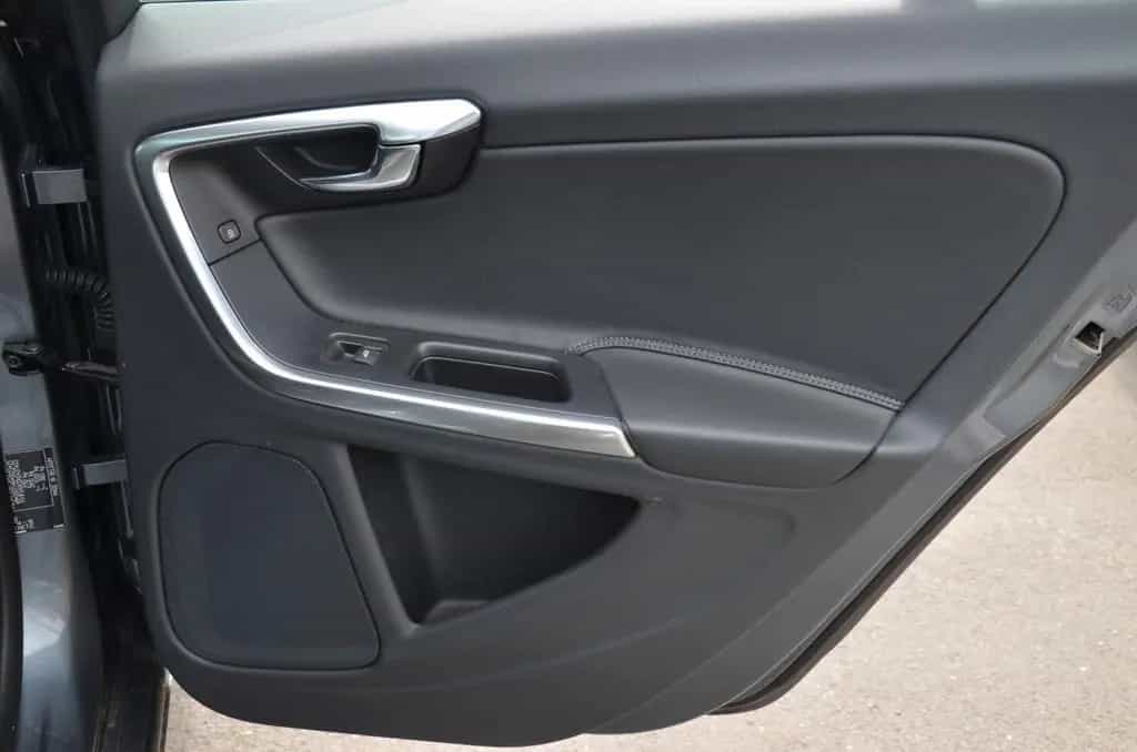 Volvo S60 Lim. Kinetic*KAMERA*LED*NAVI*AUTOM*TOP 11/2016-photo-27