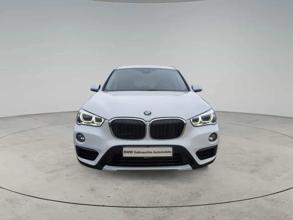 BMW X1 sDrive20i Sport Line Sport Line | AHK RFK BT 09/2018-photo-10