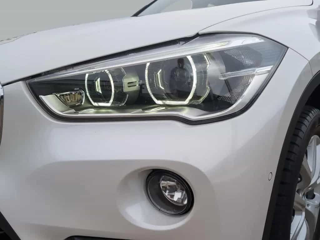 BMW X1 sDrive20i Sport Line Sport Line | AHK RFK BT 09/2018-photo-11