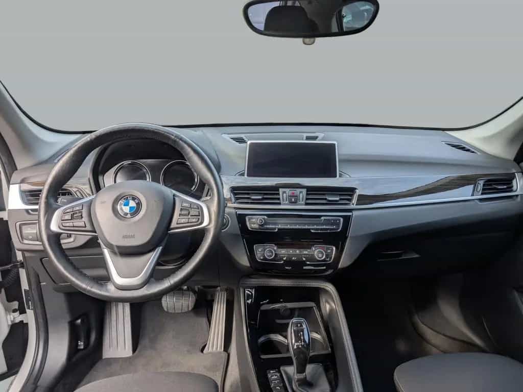 BMW X1 sDrive20i Sport Line Sport Line | AHK RFK BT 09/2018-photo-15