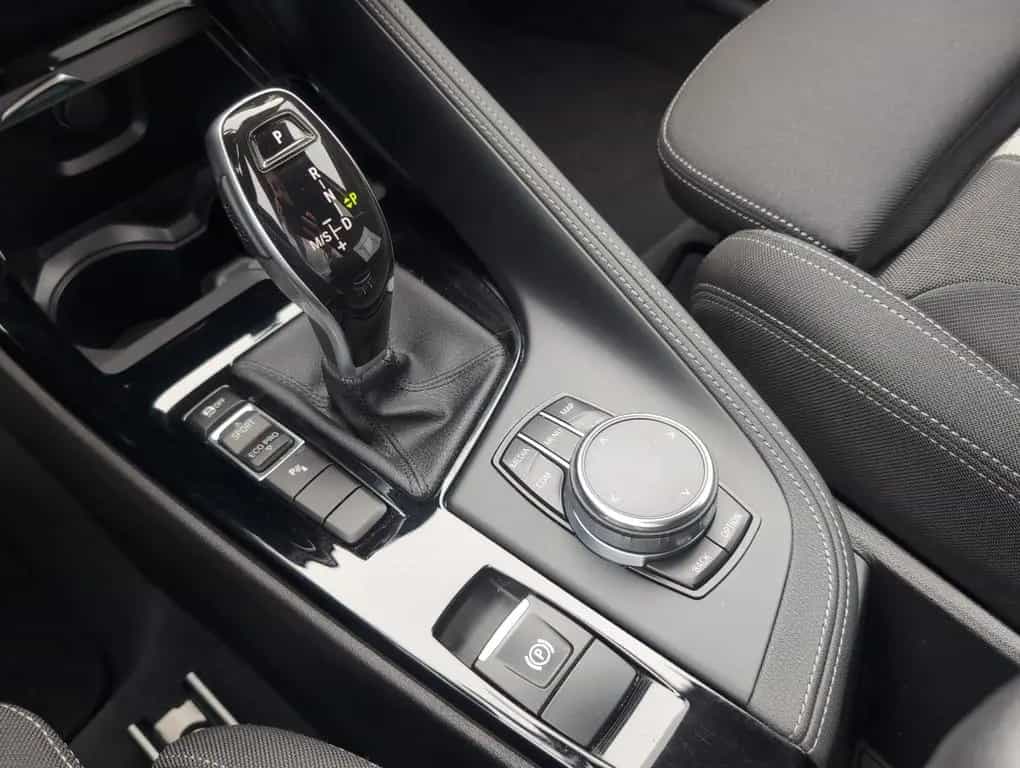 BMW X1 sDrive20i Sport Line Sport Line | AHK RFK BT 09/2018-photo-17