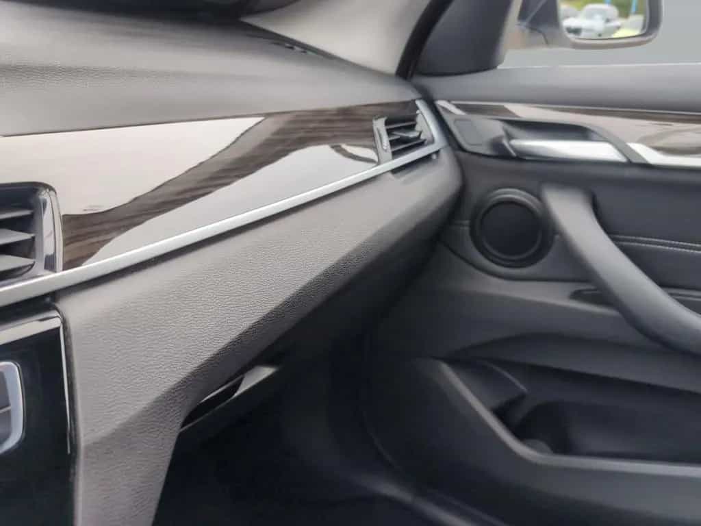 BMW X1 sDrive20i Sport Line Sport Line | AHK RFK BT 09/2018-photo-24