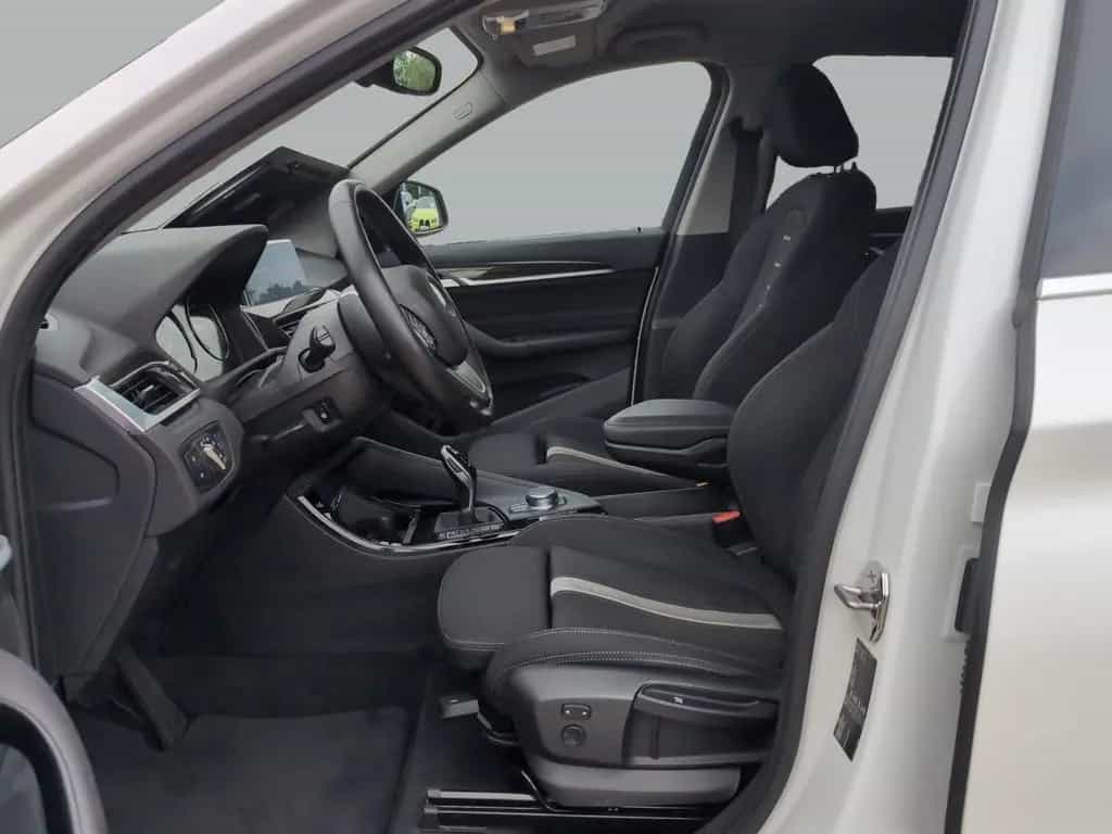 BMW X1 sDrive20i Sport Line Sport Line | AHK RFK BT 09/2018-photo-27
