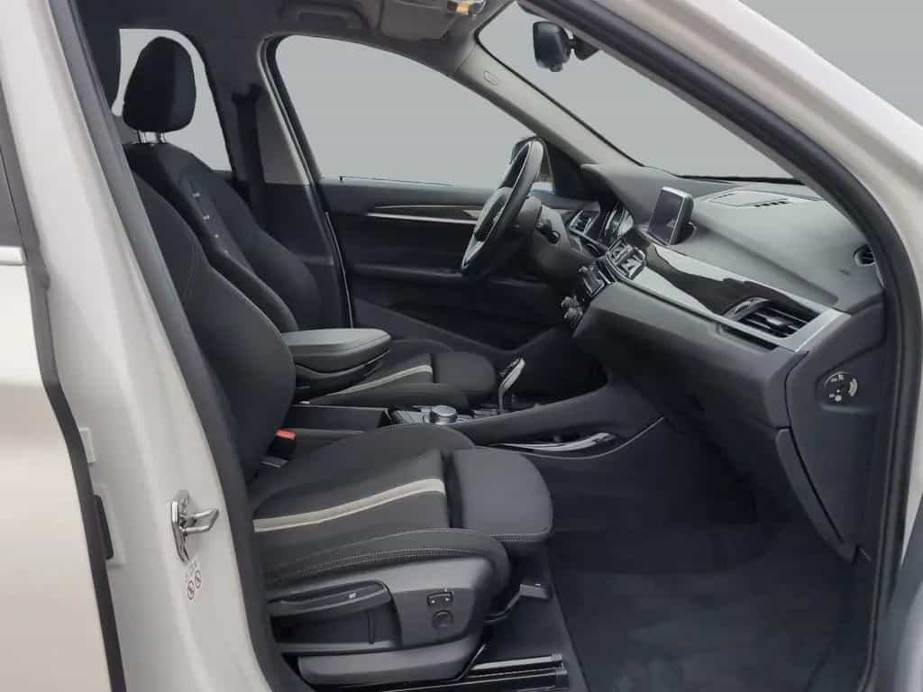 BMW X1 sDrive20i Sport Line Sport Line | AHK RFK BT 09/2018-photo-29