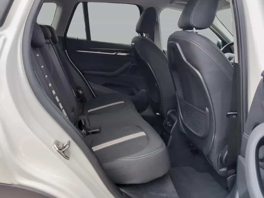 BMW X1 sDrive20i Sport Line Sport Line | AHK RFK BT 09/2018-photo-31