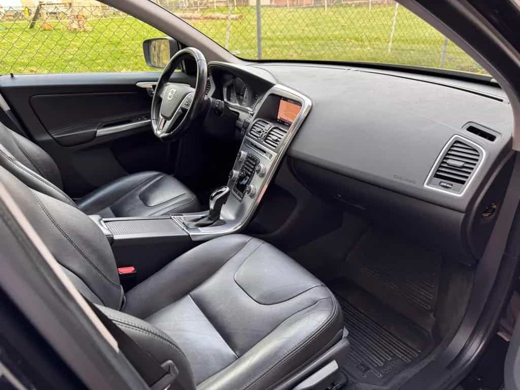 Volvo XC60 XC 60 Summum AWD GEARTRONIK VOLLAUSSTATTUNG 06/2017-photo-13