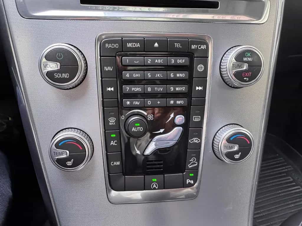 Volvo XC60 XC 60 Summum AWD GEARTRONIK VOLLAUSSTATTUNG 06/2017-photo-16