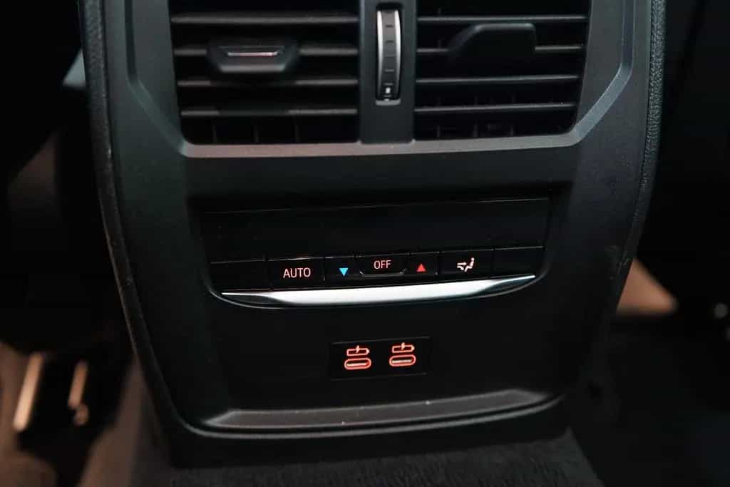 BMW 320 Touring 320 d*KAM*NAV*SHZ*Sport*LED* 04/2023-photo-13