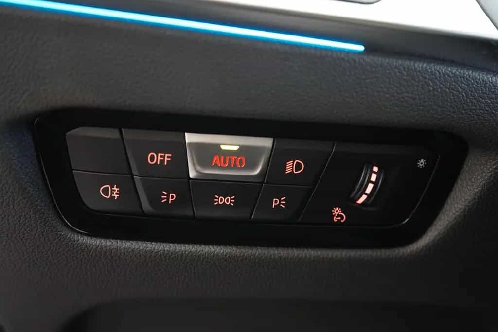 BMW 320 Touring 320 d*KAM*NAV*SHZ*Sport*LED* 04/2023-photo-26