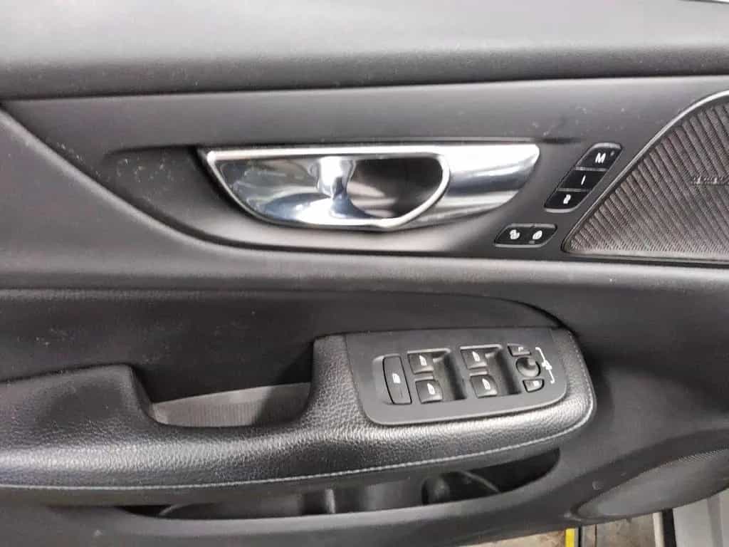Volvo V60 B4 D Inscription Navi LED Leder RFK H-K 360° 03/2022-photo-9