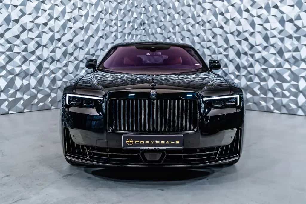 Rolls-Royce Ghost Black Badge - Shooting Star - Rear Theatre 02/2025-photo-1