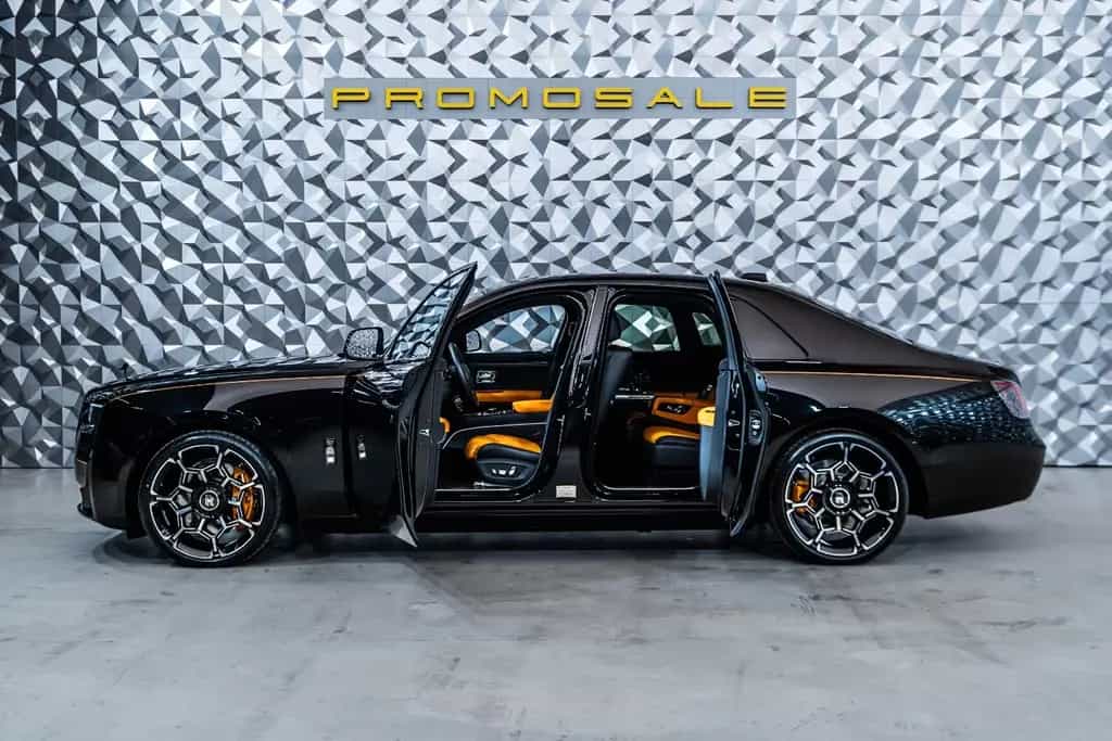 Rolls-Royce Ghost Black Badge - Shooting Star - Rear Theatre 02/2025-photo-2