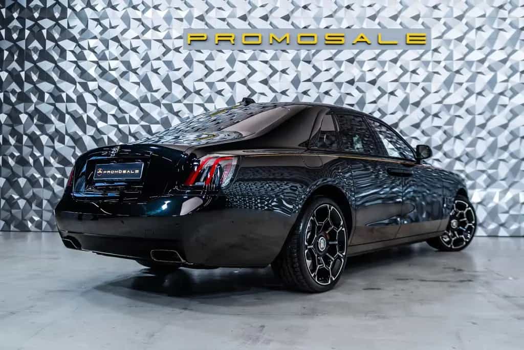 Rolls-Royce Ghost Black Badge - Shooting Star - Rear Theatre 02/2025-photo-3