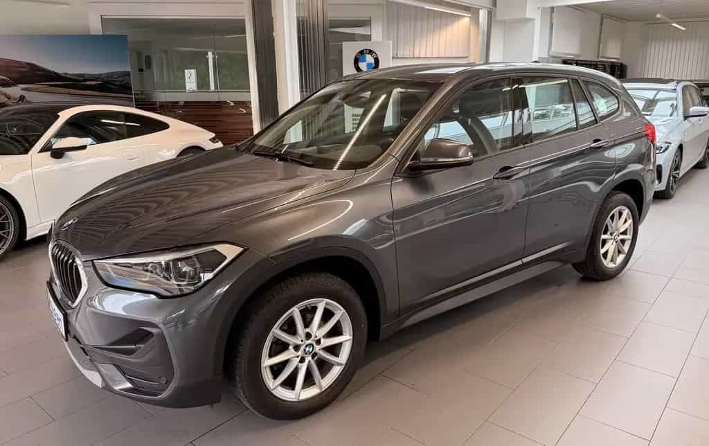 BMW X1 sDrive18d Aut. Advantage 02/2022-photo-1