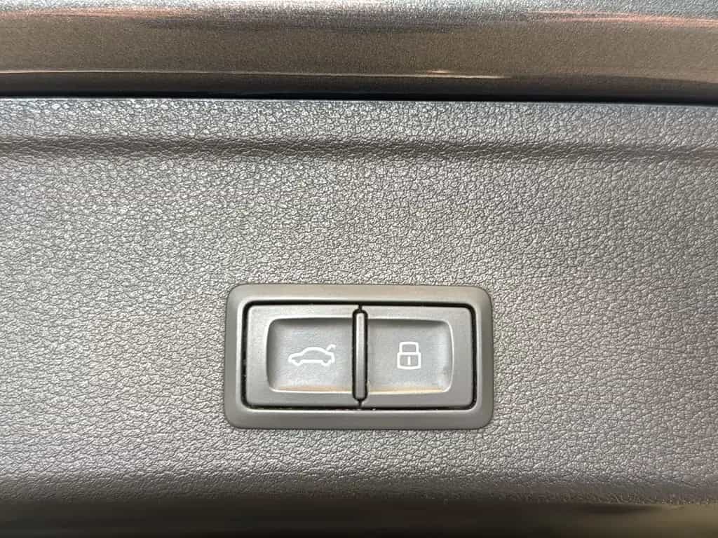 Audi A4 Avant quattro sport S-line Pano AHK MatrixLED 01/2018-photo-25
