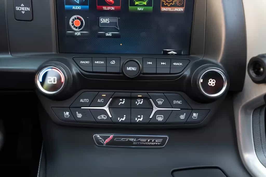 Corvette C7 6.2 Stingray 2LT HUD BOSE NAV KAM SHZ/K 05/2015-photo-15