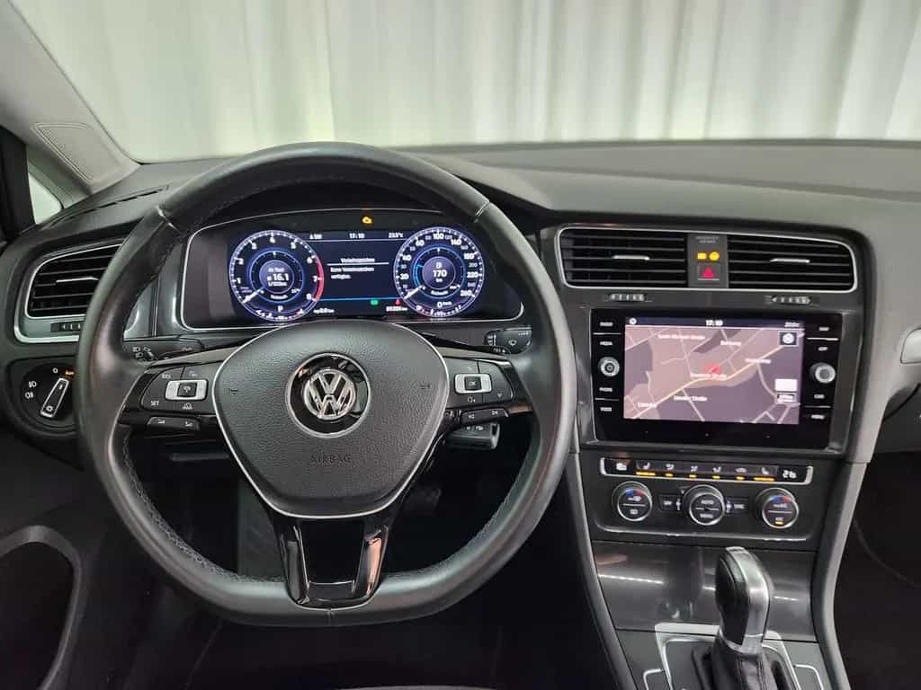 Volkswagen Golf Variant Comfortline ACC LED CarPlay M&S Kam 10/2017-photo-10
