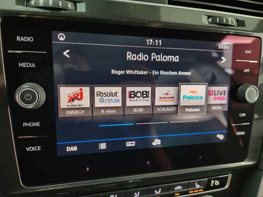 Volkswagen Golf Variant Comfortline ACC LED CarPlay M&S Kam 10/2017-photo-16