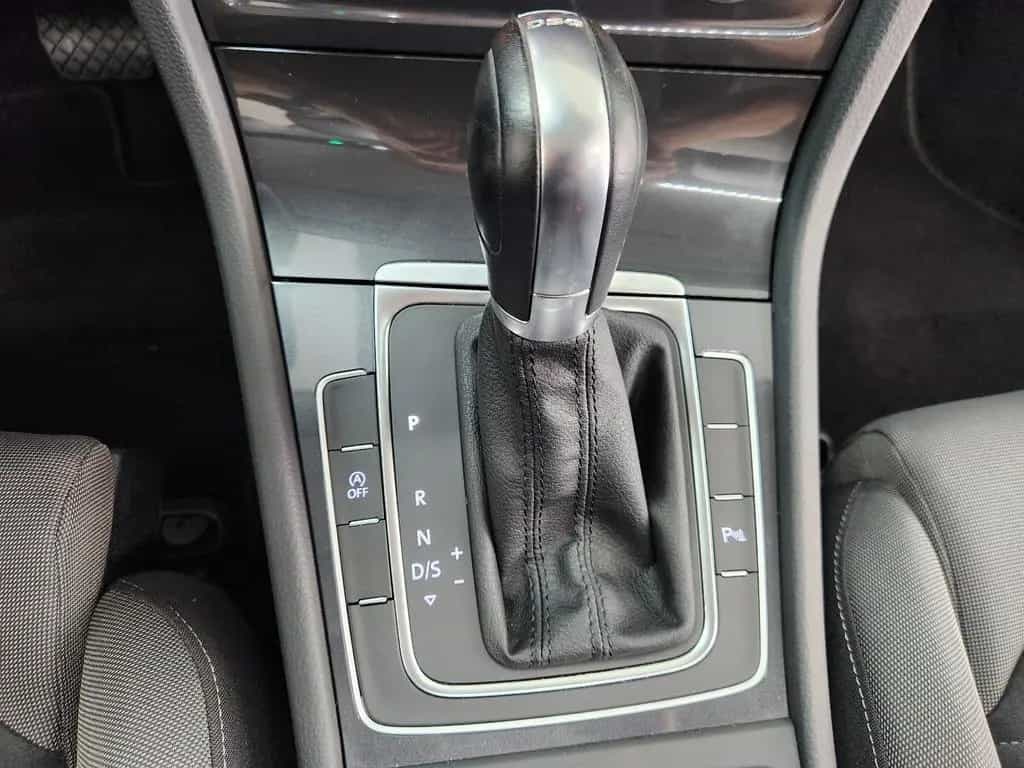 Volkswagen Golf Variant Comfortline ACC LED CarPlay M&S Kam 10/2017-photo-25