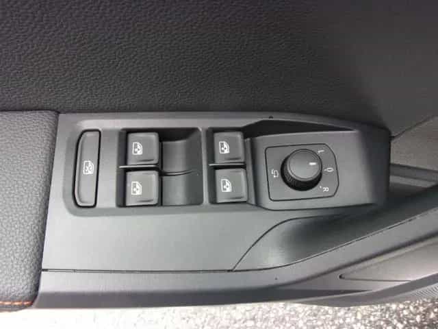 Seat Arona FR 1.5 TSI DSG ALCANTARA NAVI AHZV EPH SHZ 08/2023-photo-16