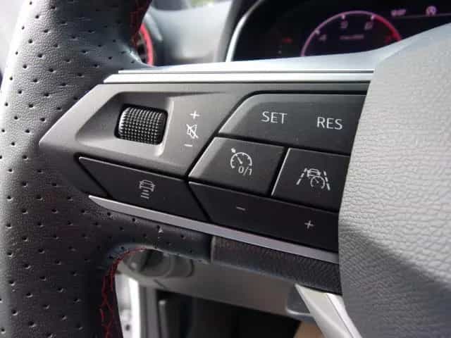 Seat Arona FR 1.5 TSI DSG ALCANTARA NAVI AHZV EPH SHZ 08/2023-photo-21