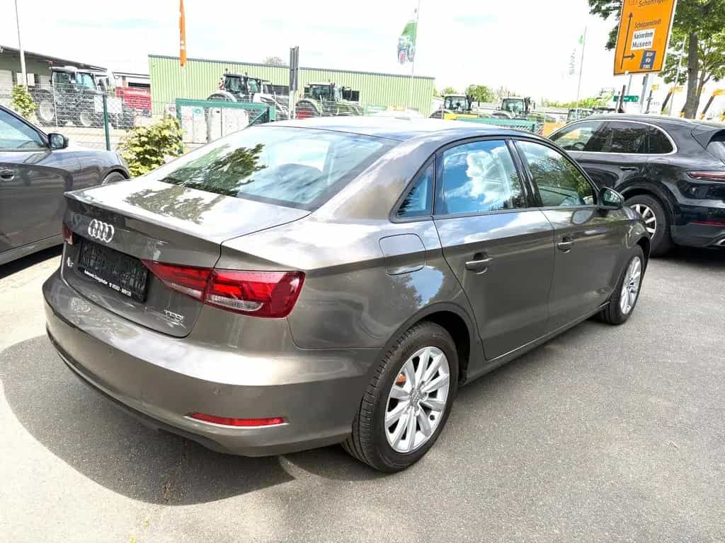 Audi A3 Limousine attraction **KLIMAAUT.**SITZHZG.** 02/2015-photo-2