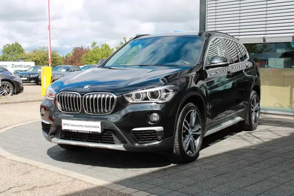 BMW X1 sDrive18d xLine HUD LED HIFI AHK PANO NAVI 06/2019-photo-1